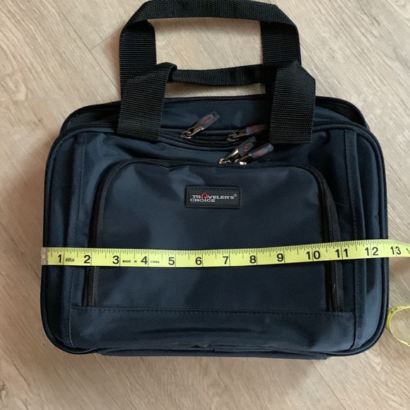 Travelers Choice essential bag - Picture 3 of 8